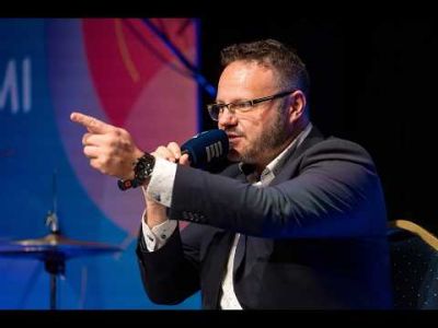 Rozhlas jede za vámi: Význam rozhlasového poplatku, otázka na generálního ředitele v Kaplicích