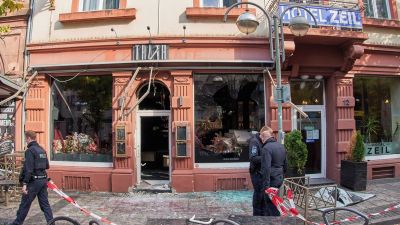Dvě exploze ve Frankfurtu poničily bar a kavárnu, policie zadržela podezřelého