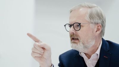 Klub přátel Kremlu. Zeman, Rajchl, Hamplová. Petr Fiala tepe do odpůrců sudetoněmeckého sjezdu