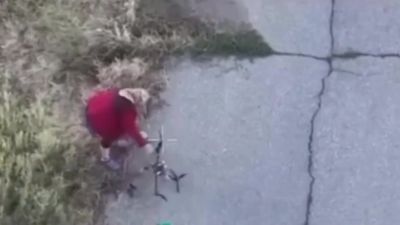 Video: Ukrajinská seniorka zneškodnila ruský dron