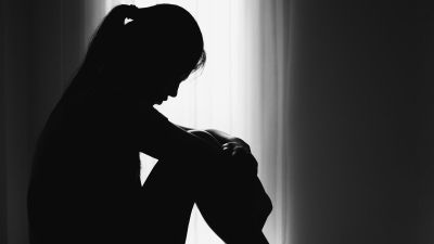 Znásilněná dívka dostala odškodnění 20 tisíc. Zasáhl až Ústavní soud