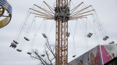 Pražští hygienici rozdávali pokuty na Matějské pouti