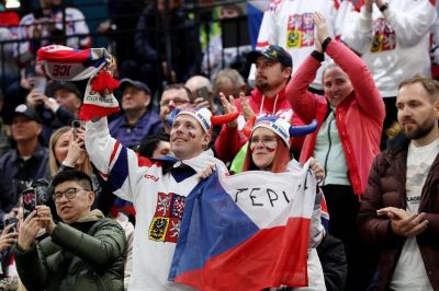 Osmnáctka válí dál. Mladíci porazili Finy, na MS si zahrají o medaile