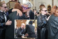 Nechtěné kondolence na pohřbu Potměšila (†60): Holubová a Žmolík prosby nerespektovali