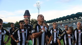 Posun v Dynamu: náznak dočasné dohody, město zavrhlo koupi klubu. Stadion neprodá