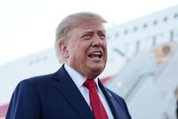 Trump znovu hrozí Evropě obchodní válkou: „Je to k smíchu!“ Na půdě EU tleskali premiérovi Kanady