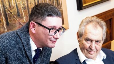 Pojišťovna chtěla dát zlaté padáky. Ovčáčkovi i partnerce končícího šéfa VZP