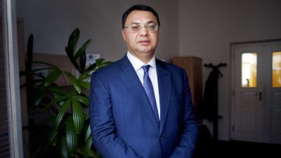 Rusové nesmějí nejen do lázní, ale ani k soudu. Zákaz vstupu do Česka komplikuje rozplétání pádu ERB bank