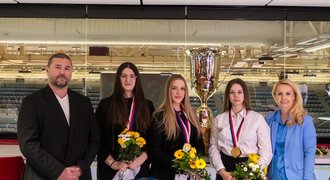 Nový šéf Poruby: Sestup se musí odčinit, je to dluh panu majiteli. Ocenil i hokejistky