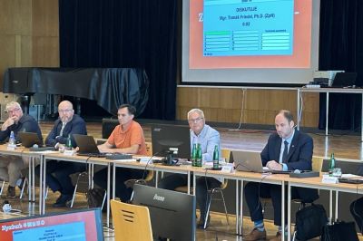 Nymburští zastupitelé o odvolání starosty Macha nehlasovali. Odstoupit odmítl