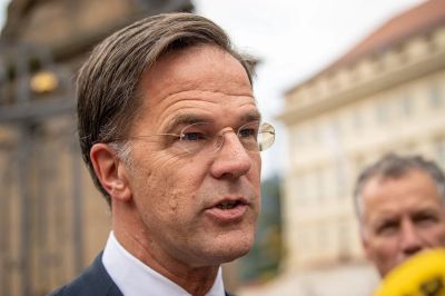 NATO čelí jedné z největších hrozeb, varoval Rutte. Rusko hrozí krátkou válkou