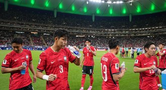 Reklamy místo fotbalu. Diváci v USA se bouří, televize v Česku dodržely pravidla