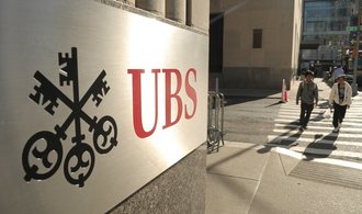 UBS vydělává na rozkolísaných trzích. Zisk největší švýcarské banky vyskočil o 80 procent