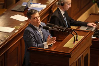 Podle Nachera už poplatky nejsou poplatky, ale další daň. Spor o média se vyostřuje