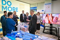 Babiš v nemocnici: Zamířil do špitálu s českou stopou i za prezidentem v Astaně