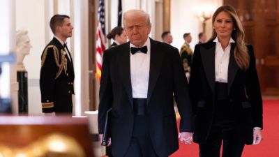 „Melania ho opravdu nenávidí, co?“ Republikáni si rýpli do Trumpa kvůli chování jeho ženy