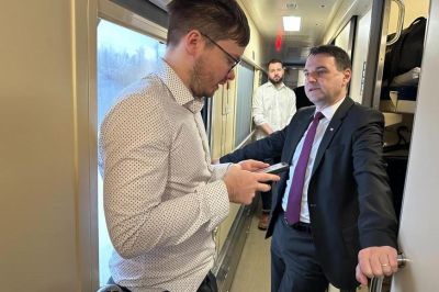 Nejdřív mluvil za Macinku, teď míří na Hrad. Prezidentův tým posílí Daniel Drake