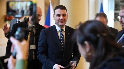 Macinkův úřad zaplatil za repatriační lety 18 milionů, částka není konečná