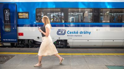 Odkaz &bdquo;odejitého&ldquo; šéfa: Skupina ČD v pololetí hospodařila se ziskem 2 miliardy. Osobní doprava rostla o více než 40 procent