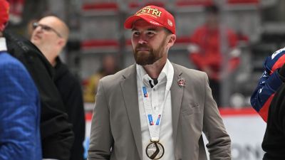 Já a geniální kouč? To vůbec, titul je hlavně hráčů, vyzdvihuje šťastný Pešán