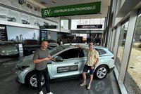 Hlasujte v anketě Ojeté auto roku a vyhrajte auto na tři měsíce a 20 tisíc na palivo k tomu