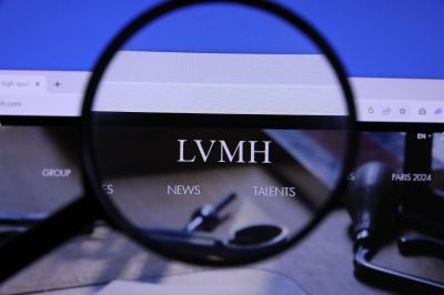 Dědic Hermèsu tvrdí, že přišel o akcie za miliardy. Žaluje LVMH